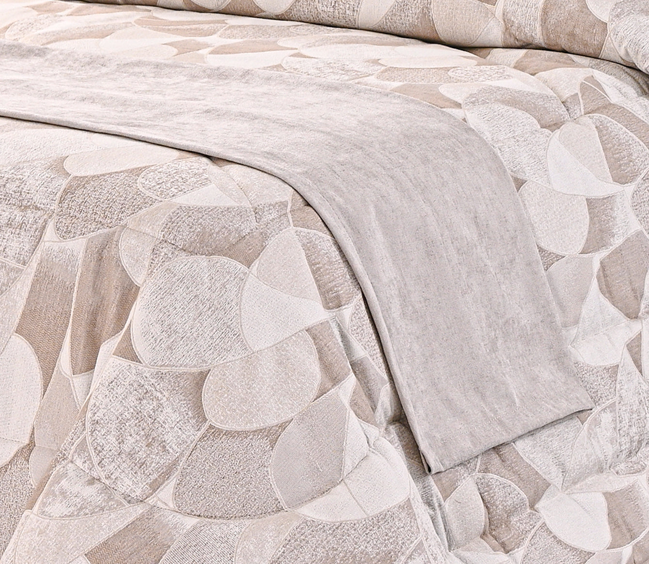 Cubrepies de cama Sena Beige Claro
