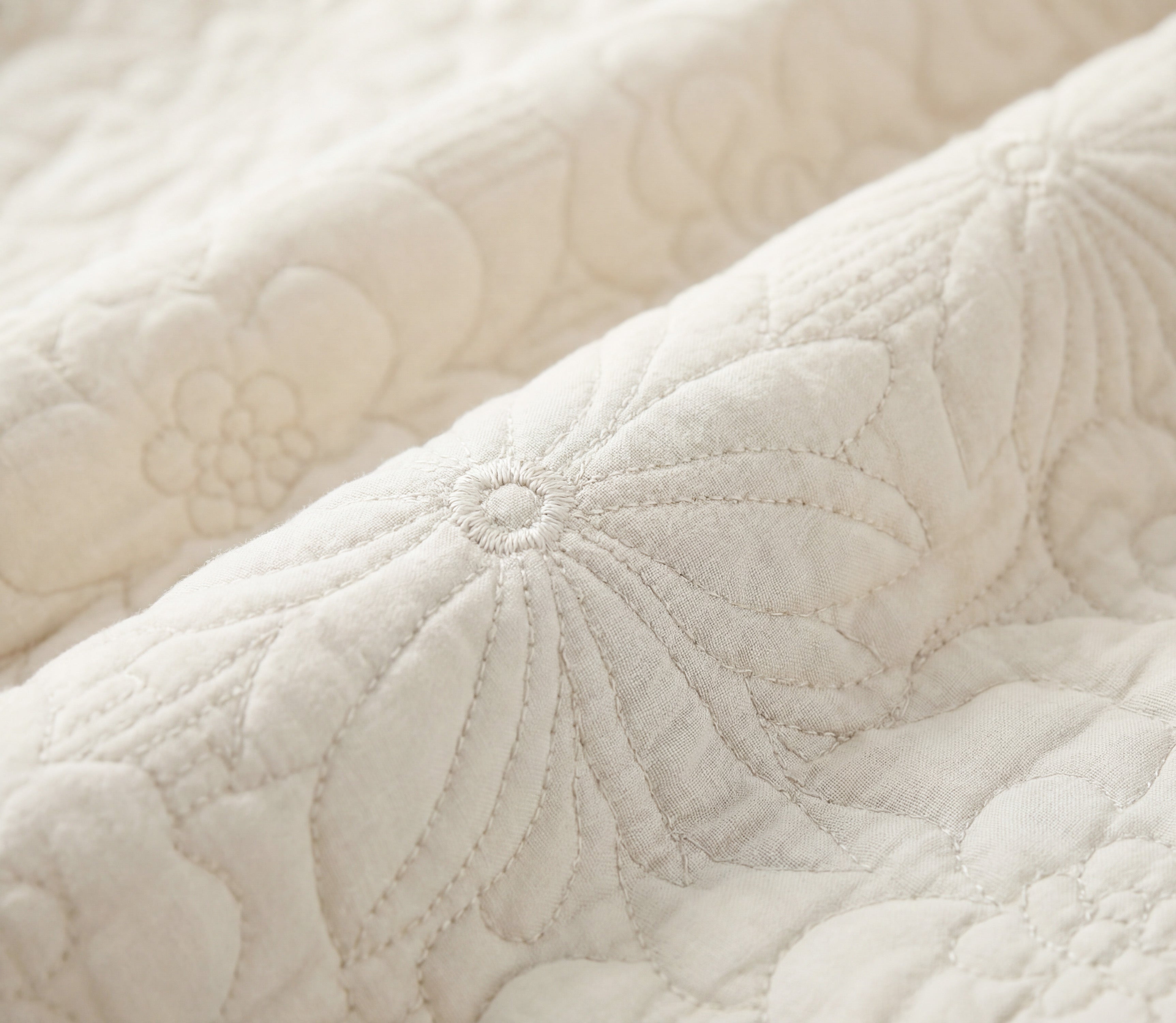 Colcha Bordada Davi Beige