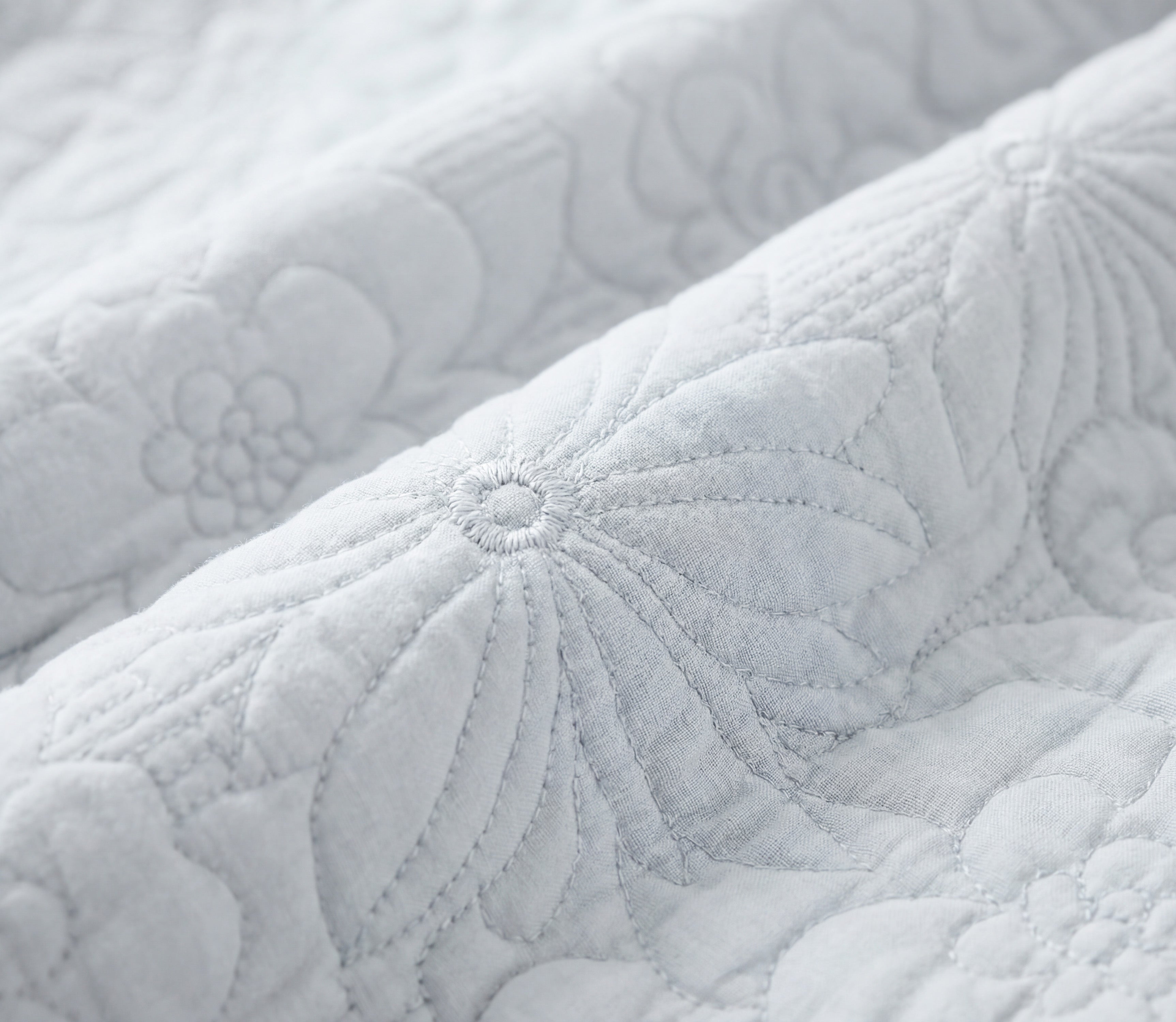 Colcha Bordada Davi Gris